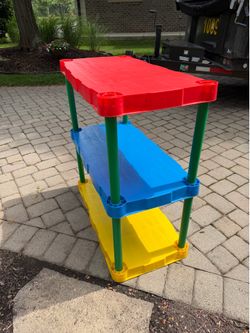Rubbermaid colorful resin shelves
