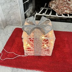 Small Present Box With Lights 