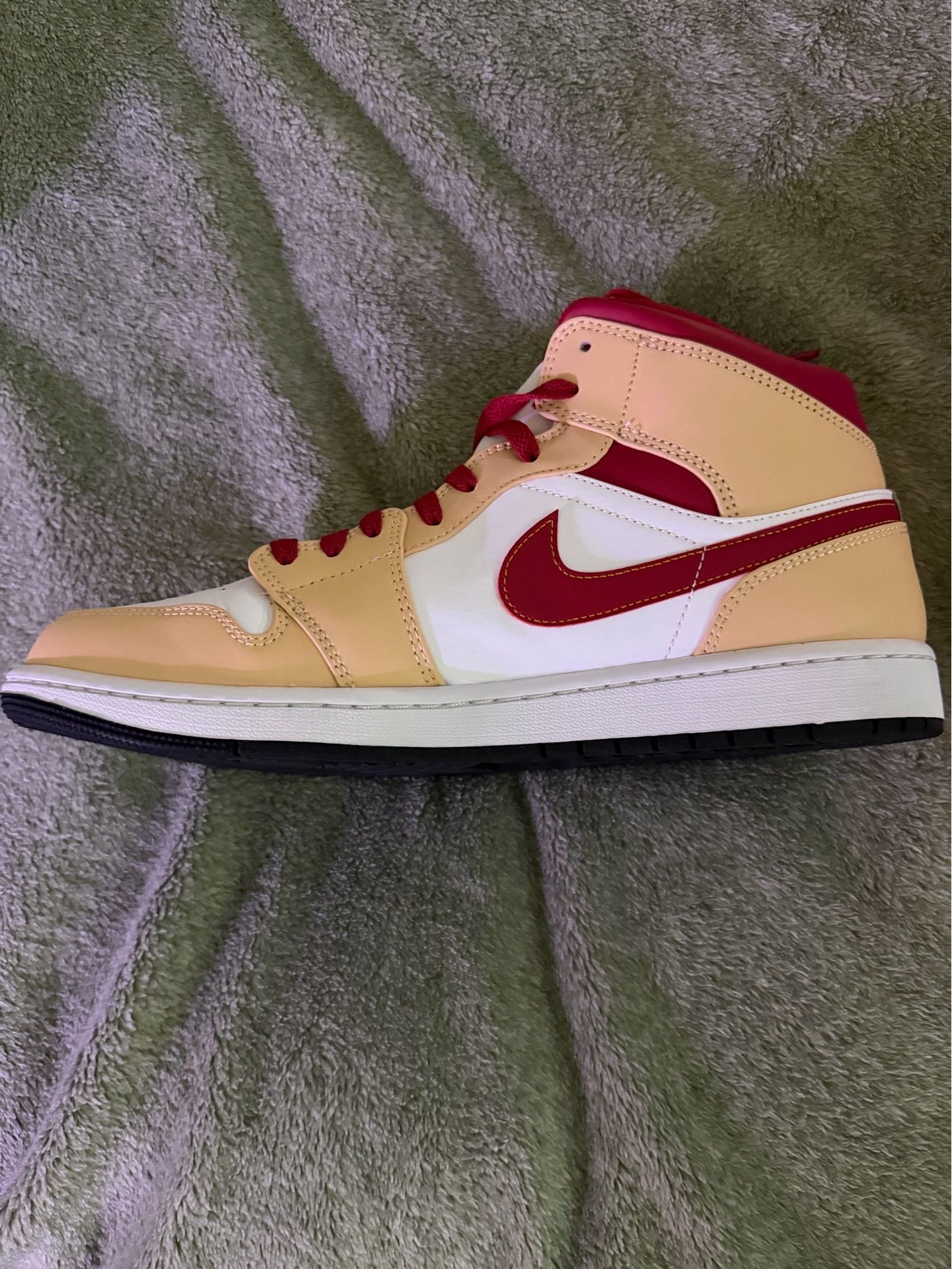 Jordan 1 Light Curry Cardinal 11.5