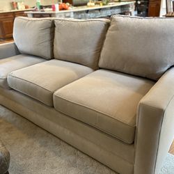 2 Sofas