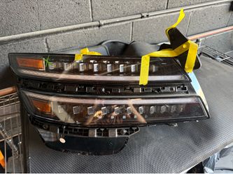 Genesis G80 2025 headlight