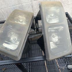 35$ For Front Lights Chevy Express 2014 And Up 