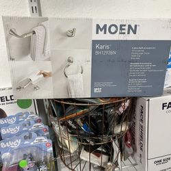 Moen 4 Pc Bathroom Set
