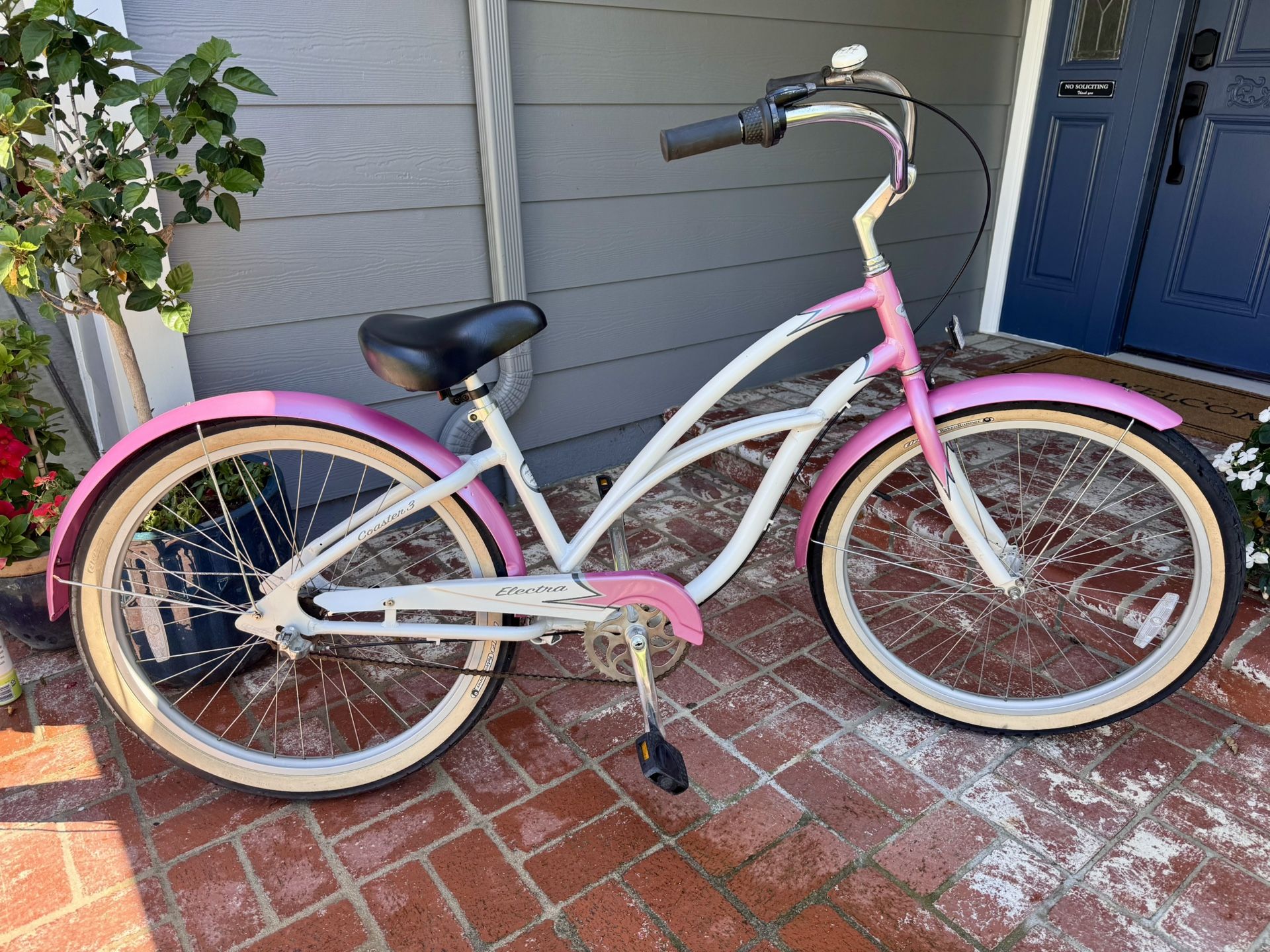 Electra 3 Speed Aluminum Frame Cruiser Bike