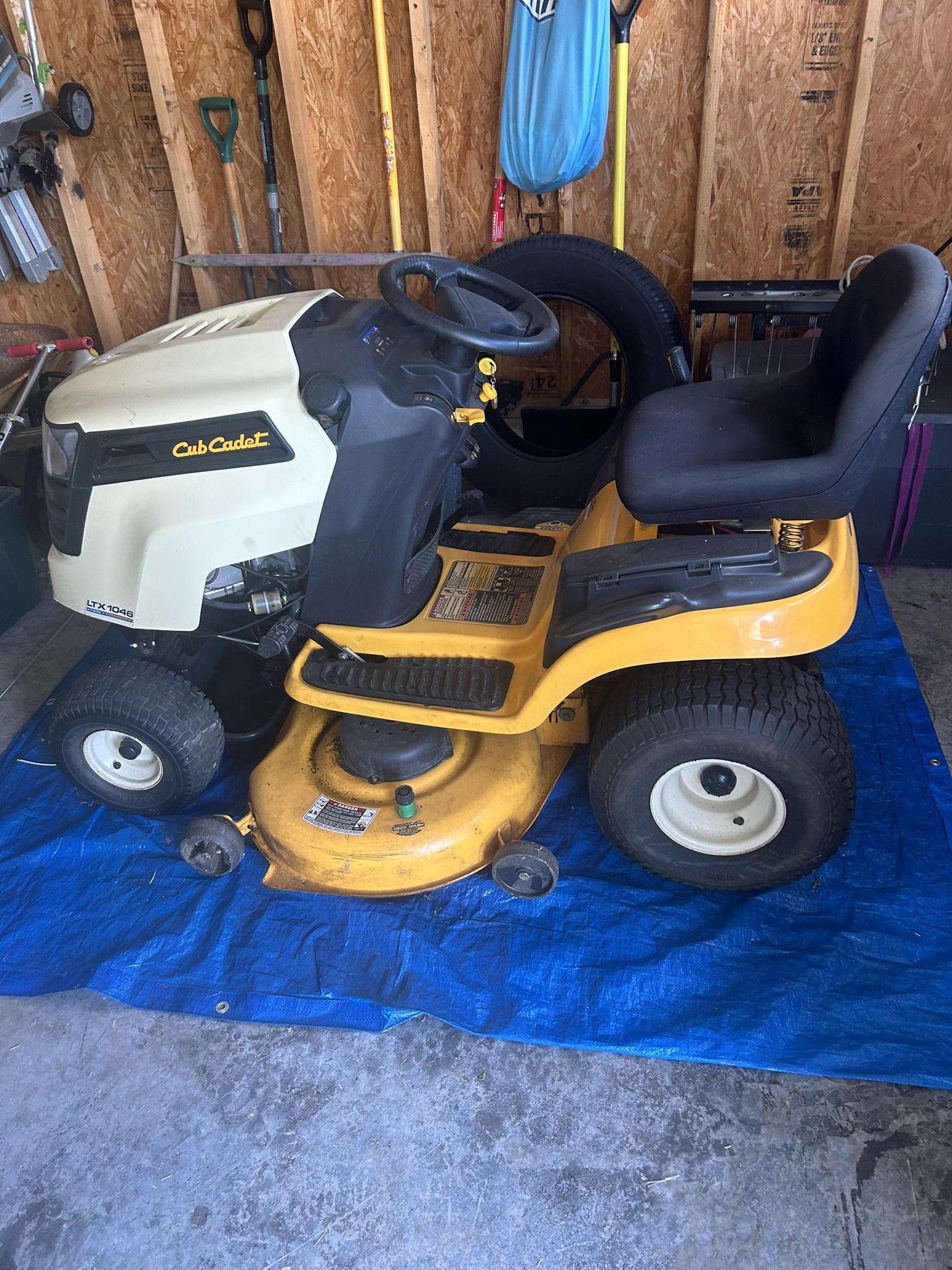 Cub Cadet LTX 1046 Riding Lawnmower
