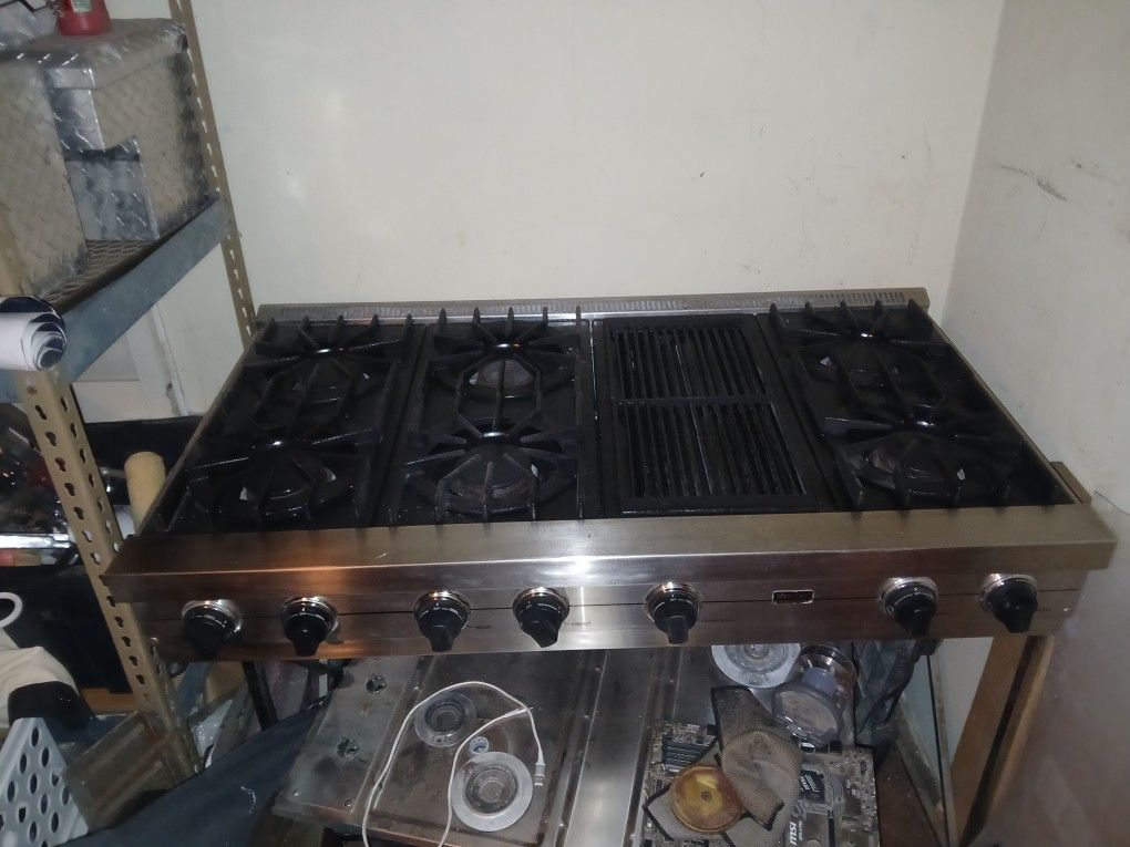 42 Inch VIKING STOVETOP IN Great Shape 900.00$