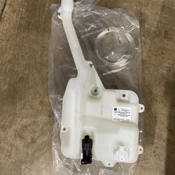 Ford Explorer Windshield Reservoir 
