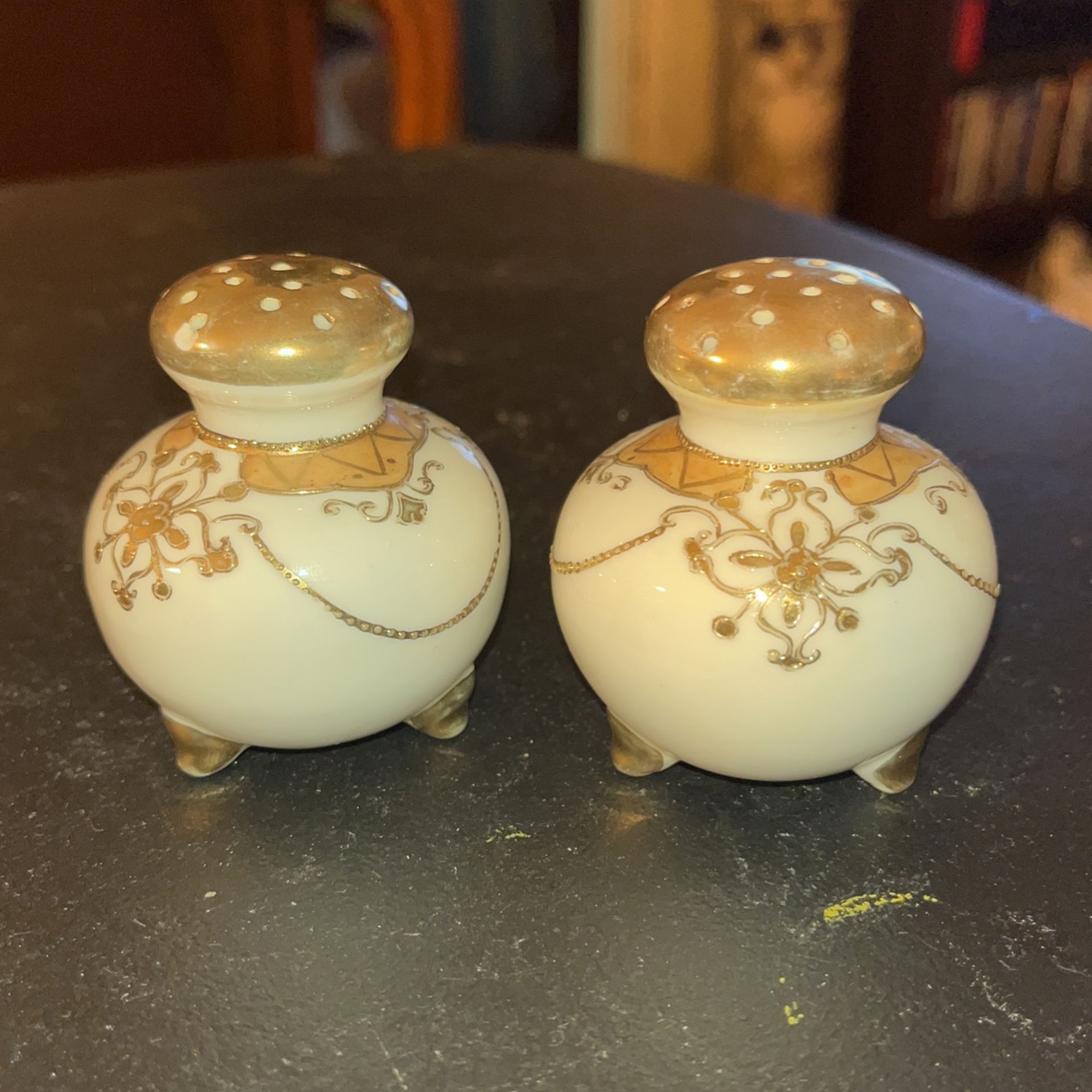 China Salt And Pepper Shakers