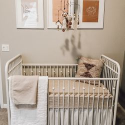 White Monarch Hill Baby Crib 