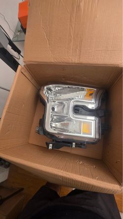 2017- Ford F-150 Head lights