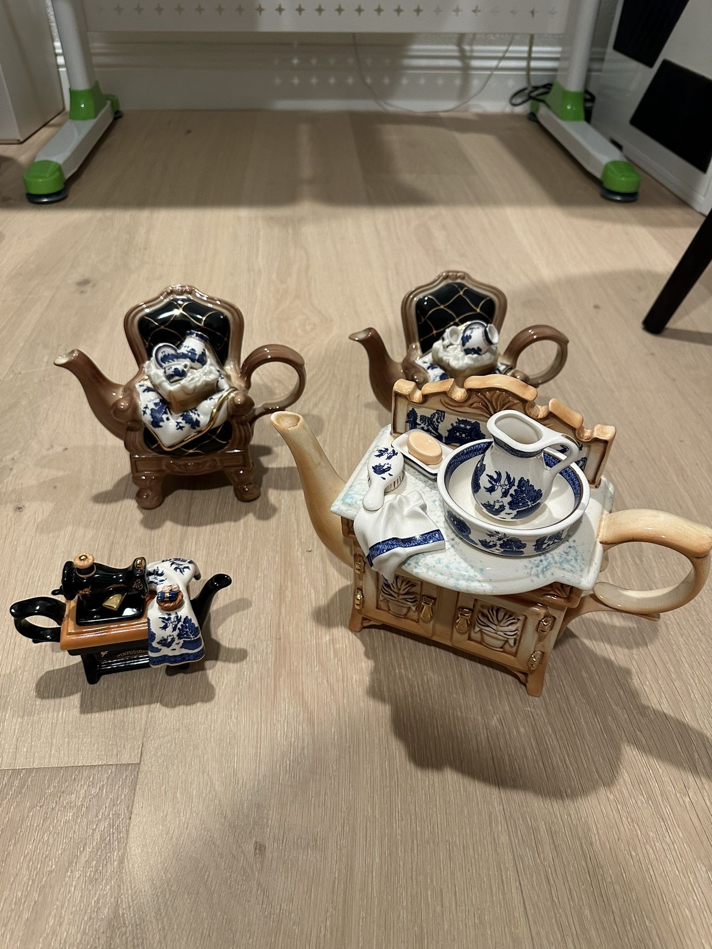 Vintage royal doulton cardew teapot