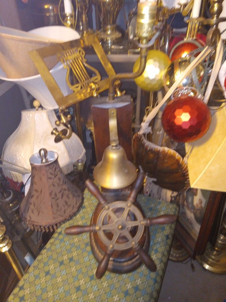 Ship Wheel Lamp