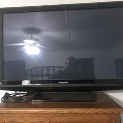 40 Inch TV For Sale