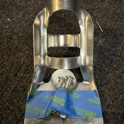 HEAVY DUTY METAL FLAG POLE BRACKET