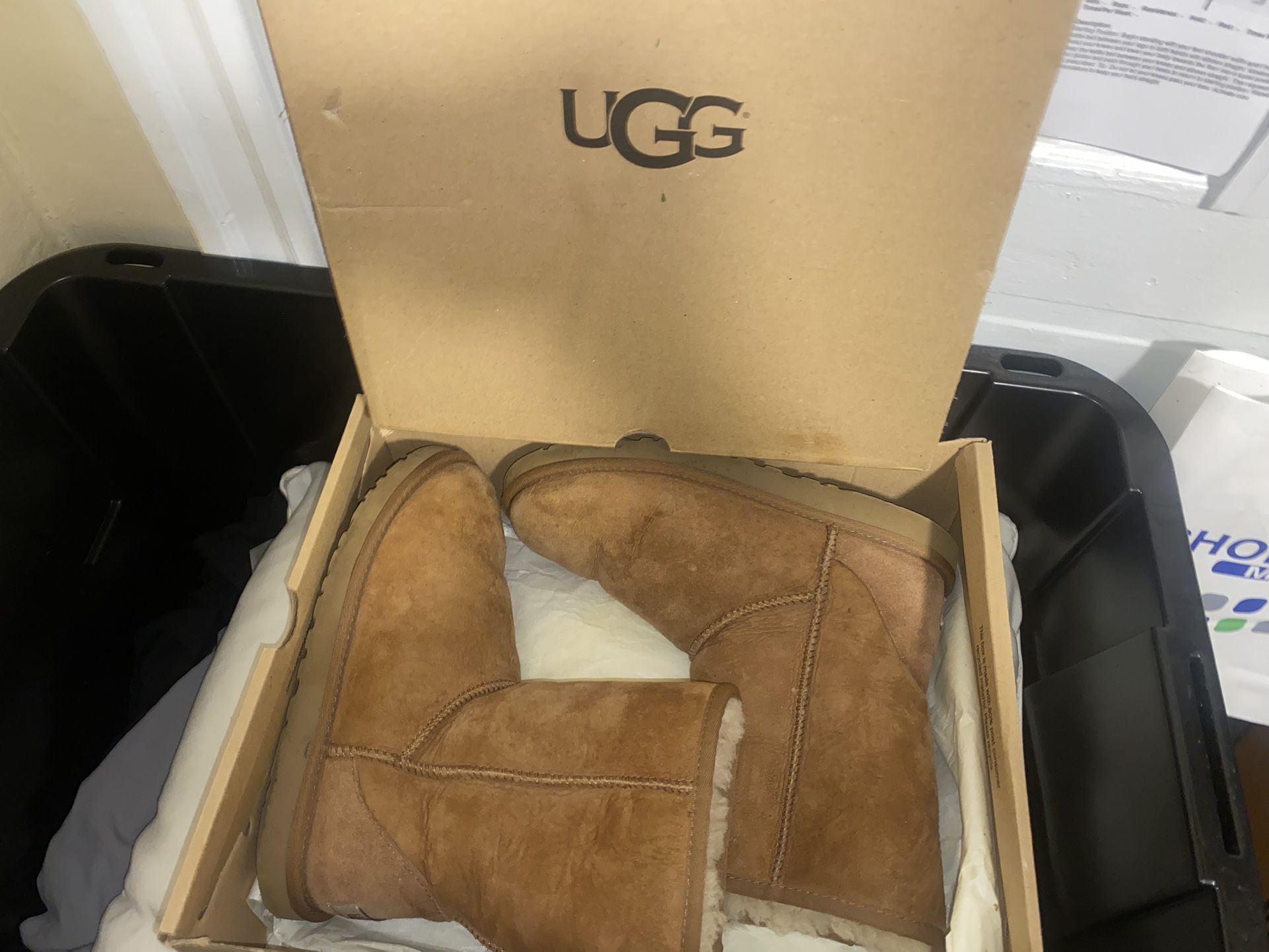 UGG Womens Short Classic II Sz9