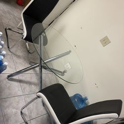 Dinning Table And Chairs 