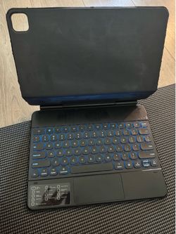 Keyboard case for iPad Pro