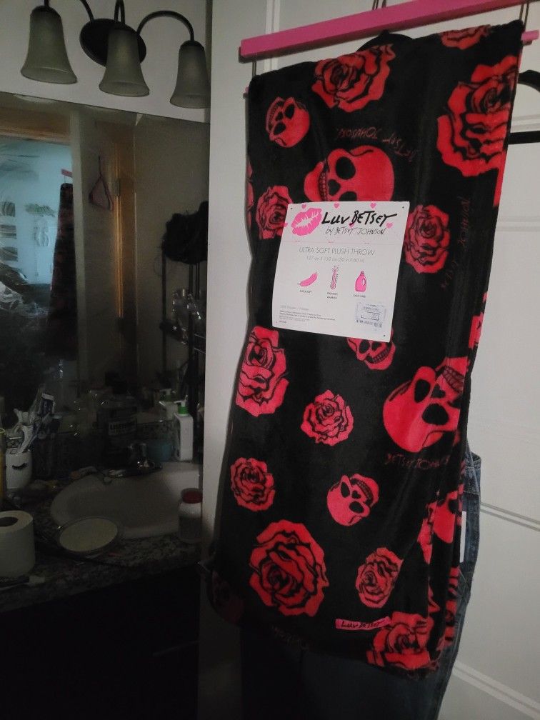 New Betsey Johnson Blanket 