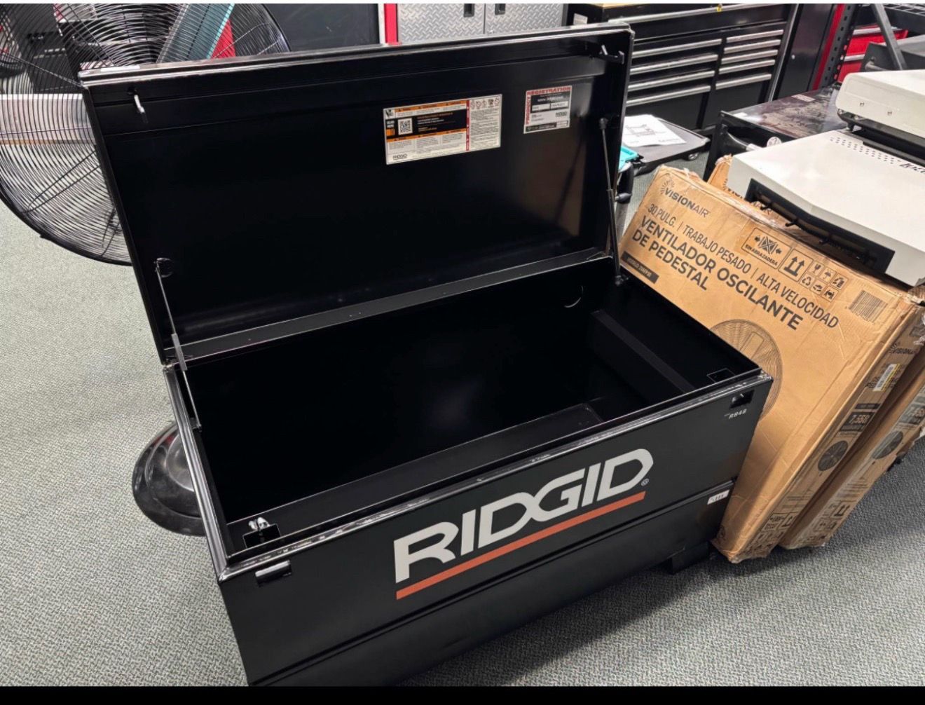 Rigid tool box