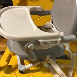 Chicco adjustable portable feeding chair