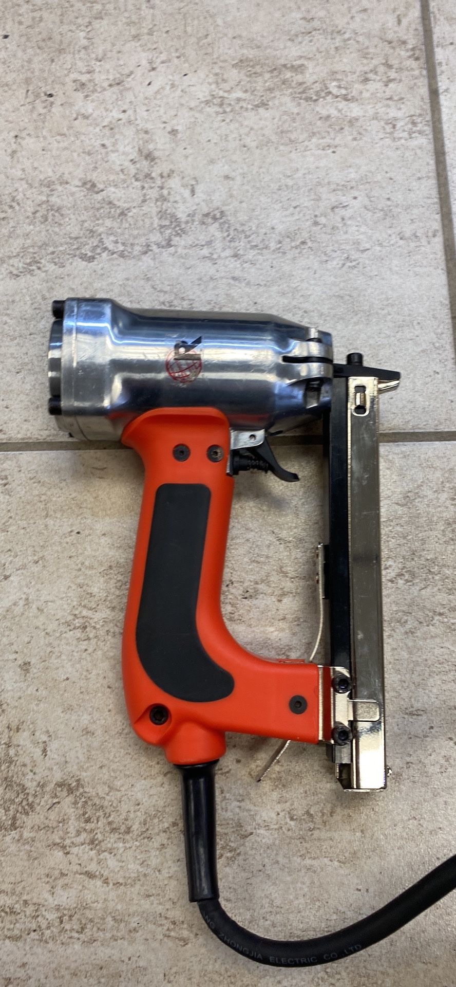 Robert 10-600 Perfessianal Electric Staple Nailer Used #1011740-11