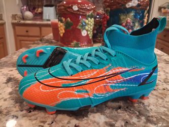 Womens 9.5 soccer cleats