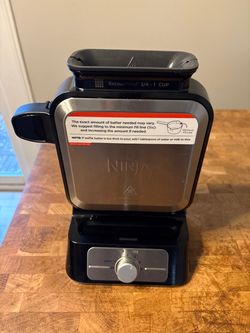 Ninja NeverStick PRO Belgian Waffle Maker (BW1001) – Vertical Design, Like New in Box