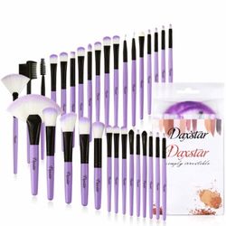 32 Cosmetic Brushes