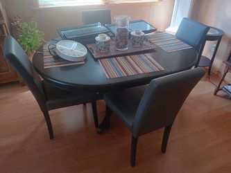 VERY NICE DINING ROOM TABLE AND CHAIRS FOR SALE
