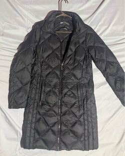 Michael Kors Jacket Packable Downfill quilted trlong puffer coat (black, size S).