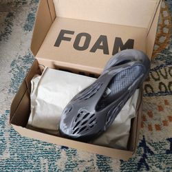 Yeezy Foam RNR Granite 