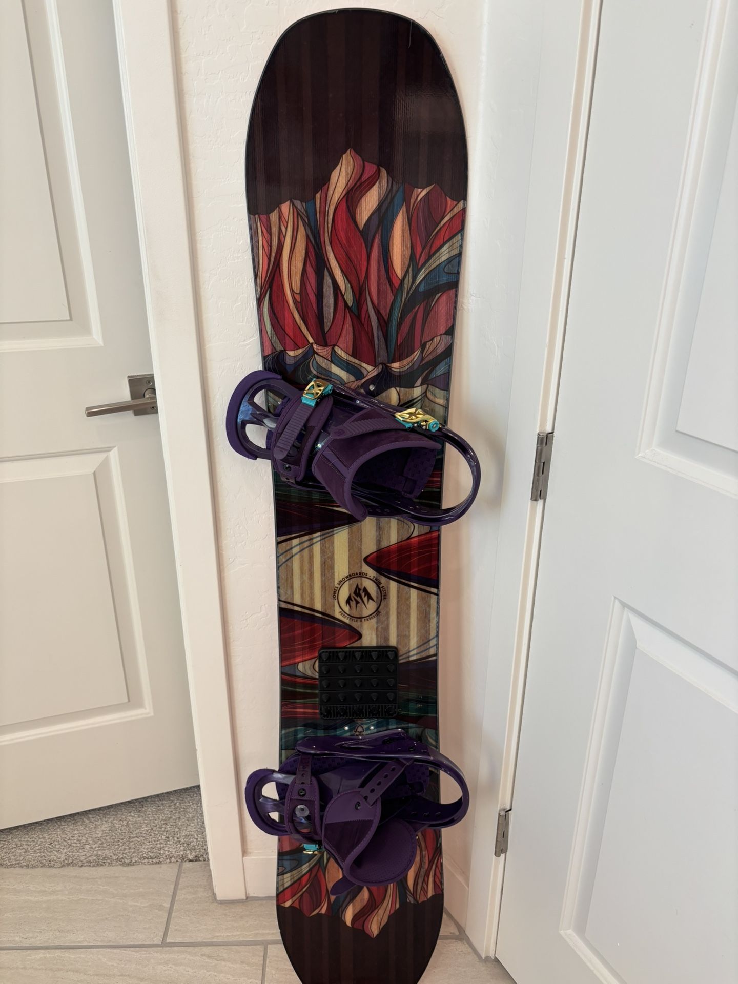 Women’s Jones Twin Sister Snowboard Size 149