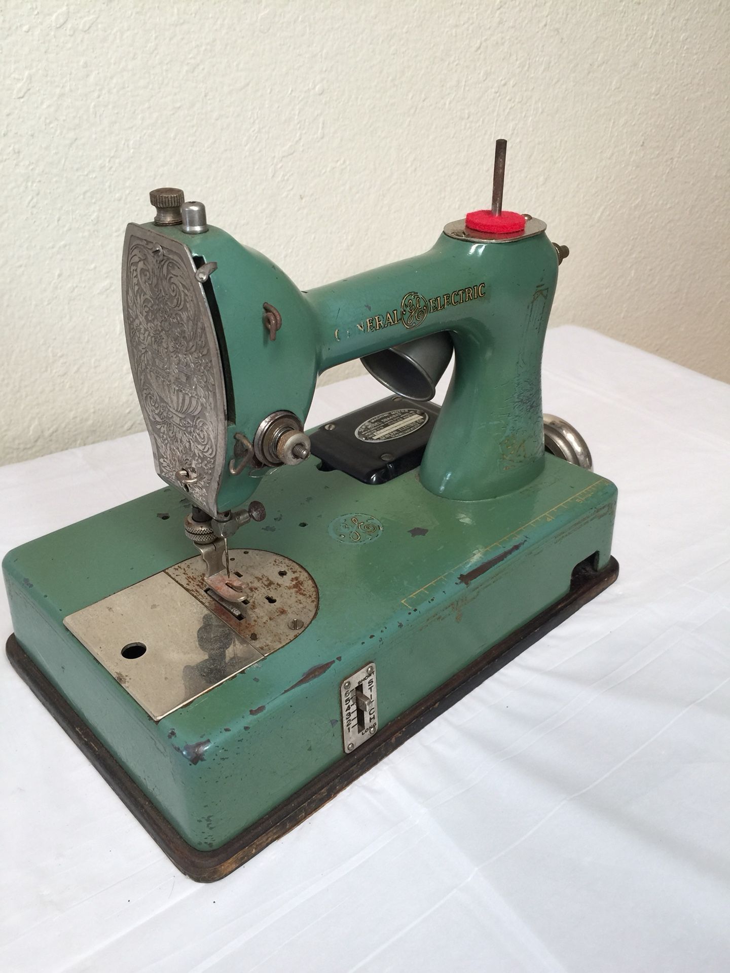 Sew Handy GE, A Portable Sewing Machine.a