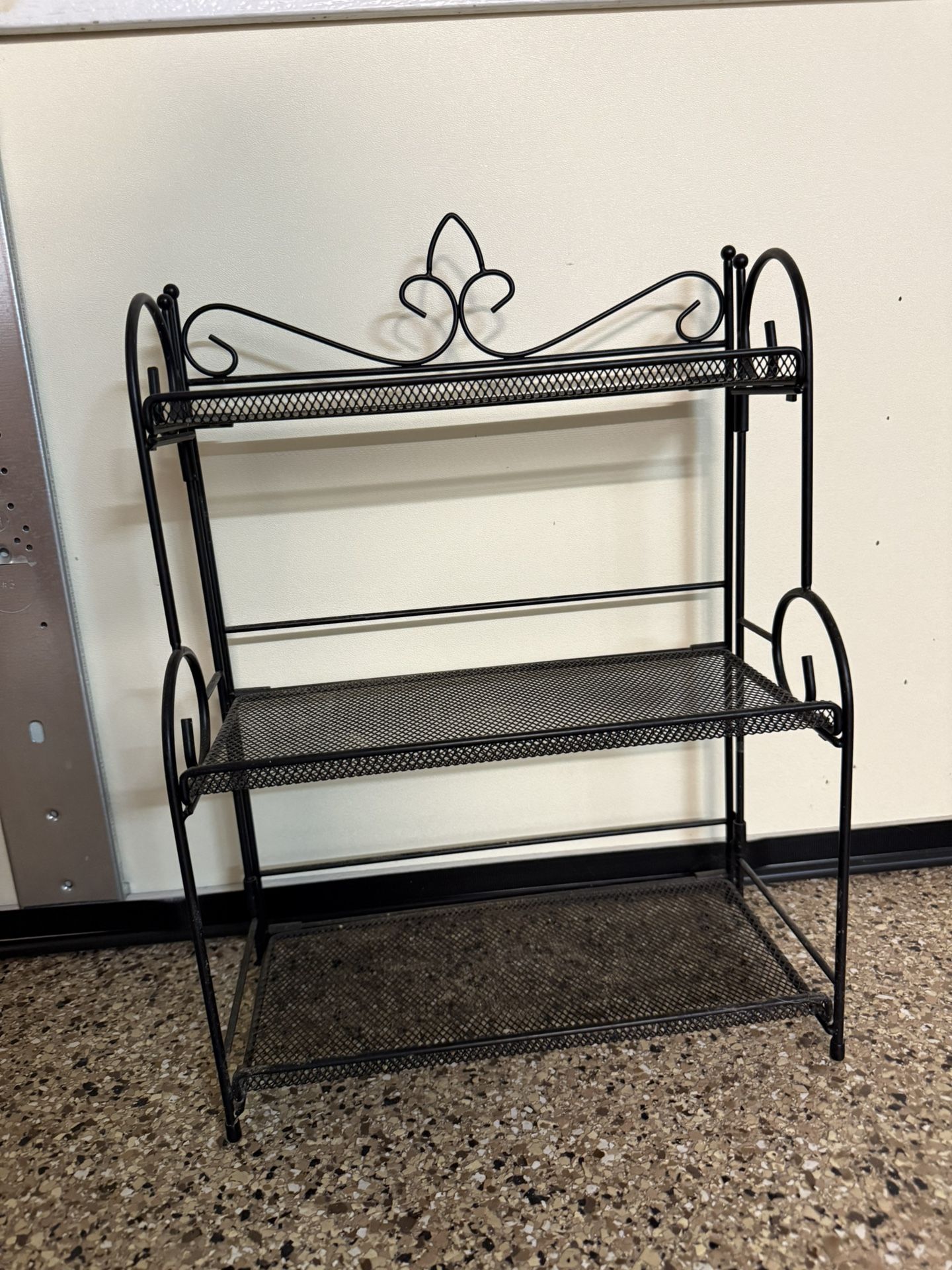 Small Cute Storage Shelf