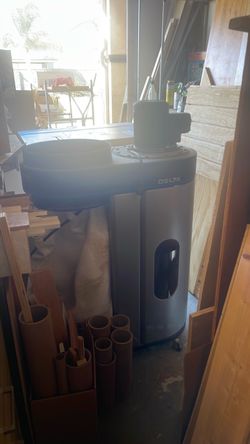 Delta dust collector