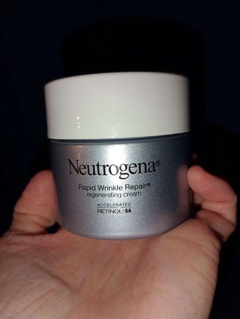 🩷 Wrinkle Cream Neutrogena  Still Available 