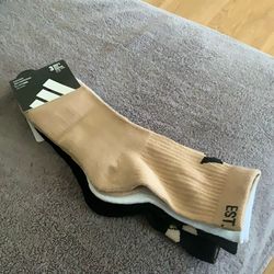 Adidas Mens Socks High Quarter Cushioned Arch Compression Clima Cool Socks Mens Size 6-12 3 Pack Large New With Tags Black Brown And White