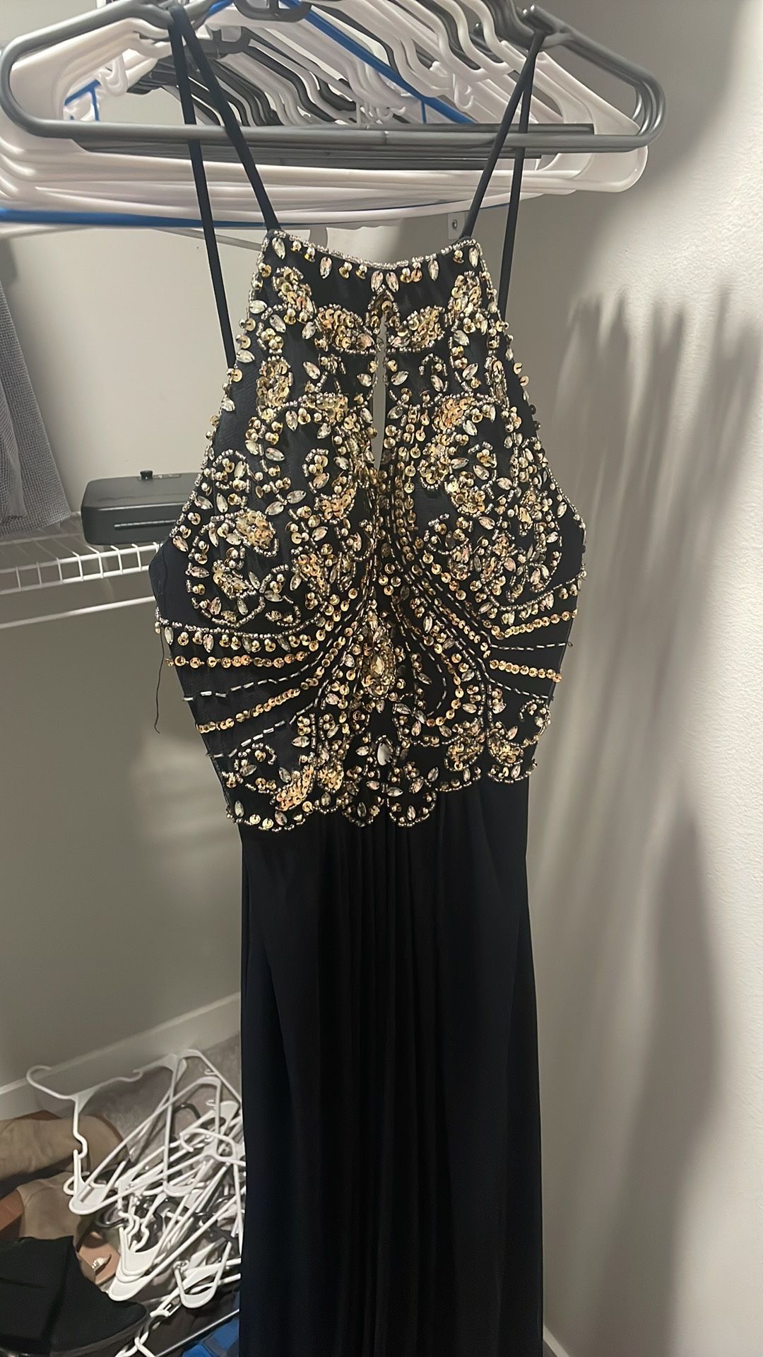 Elegant Navy Blue Evening Gown with Gold Embellished Bodice