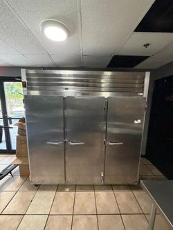 Commercial freezer