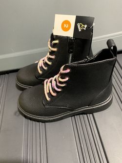 New Kid Boots Black Size 2