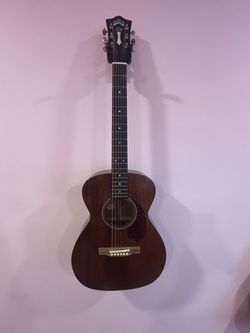 Acoustic Guitar - Guild M120