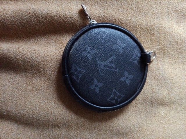 Louis Vuitton Change Purse. Headphones