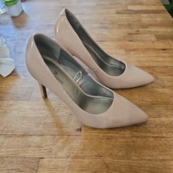 Worthington nude Size 6 Pump