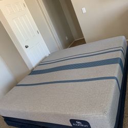 KING ISERIES SERTA MATTRESS AND FREE BOX SPRINGS 