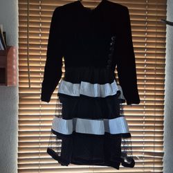 Vintage Authentic Valentino Boutique Black And White Dress For Women Size Small 