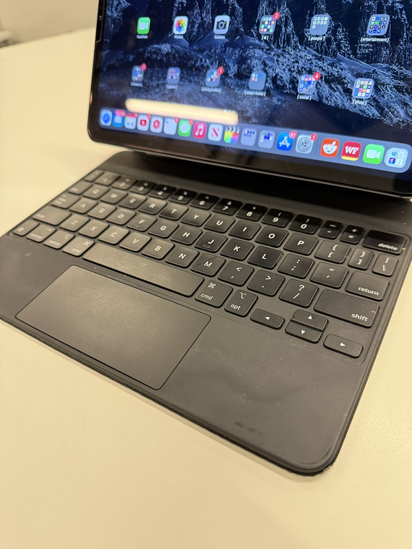 iPad Pro 11” M1 + Magic Keyboard + Apple Pencil (Cellular Model)