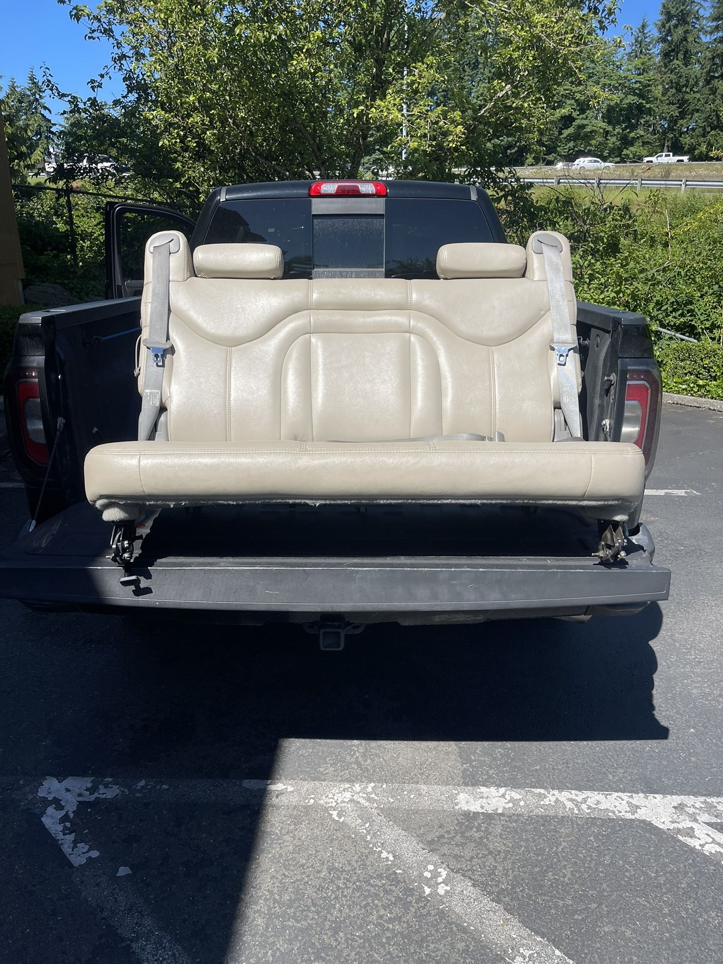 GMC. Third Seat
