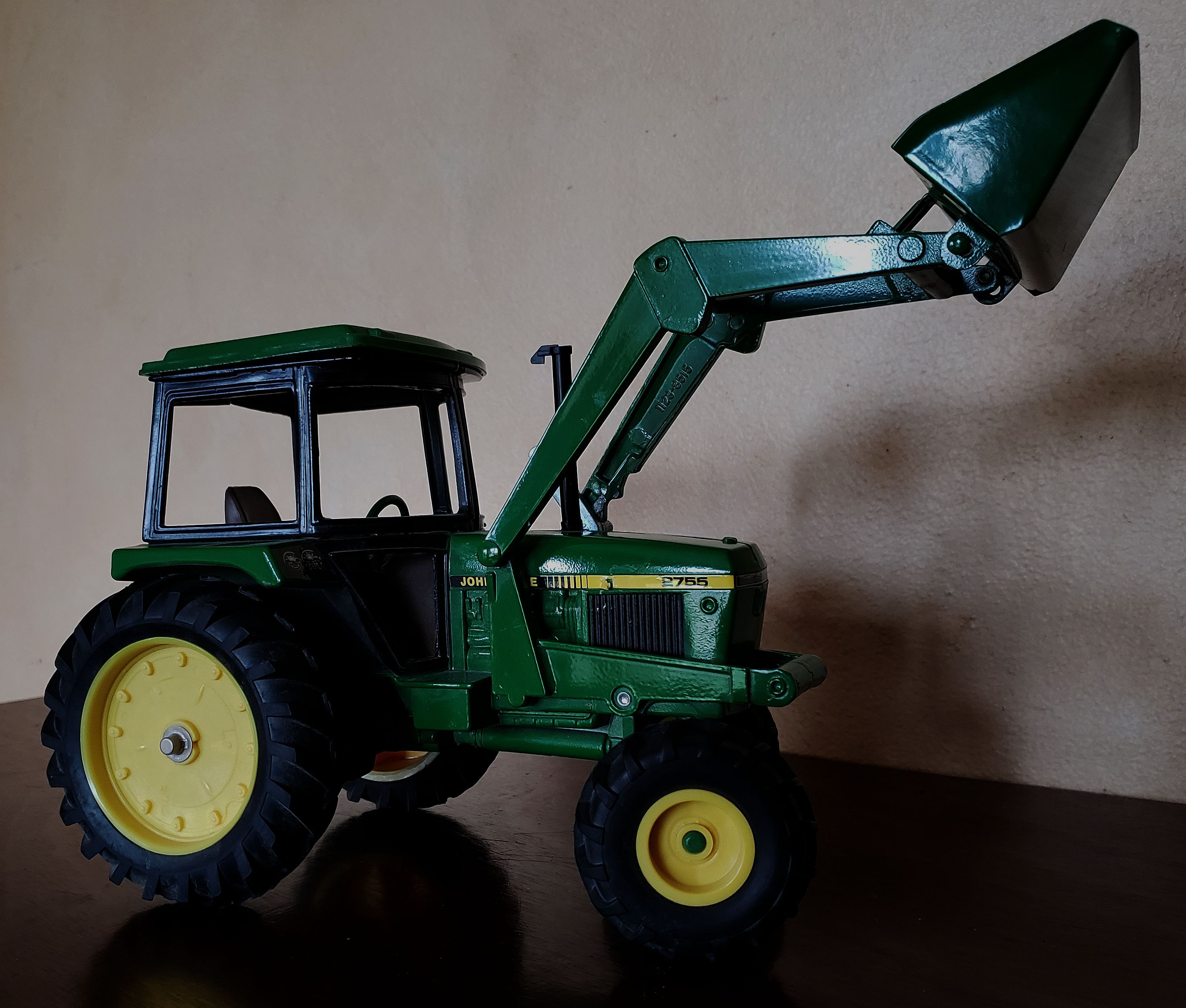 VINTAGE ERTL DIE CAST JOHN DEERE 2755 FARM TRACTOR FRONT END LOADER 1/16 SCALE