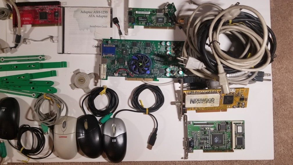 Great Assortment of working computer hardware,cables,book & pinnacle software.SELLING AS GROUP