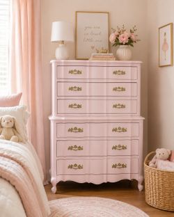 Beautiful French Provincial Dresser